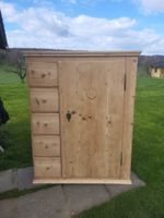 Antiker Bauernschrank/Schafreite restauriert aus Tannenholz