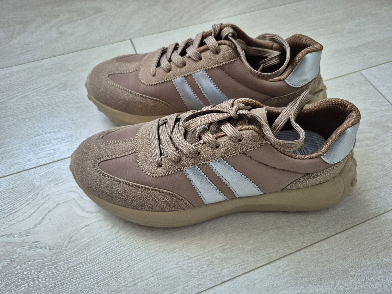 Shein Damenschuhe: Baskets mode dcontractees femmes beige taille 40 neuves – Neu und originalverpackt aus Villars-sur-Glâne von snacks01 3