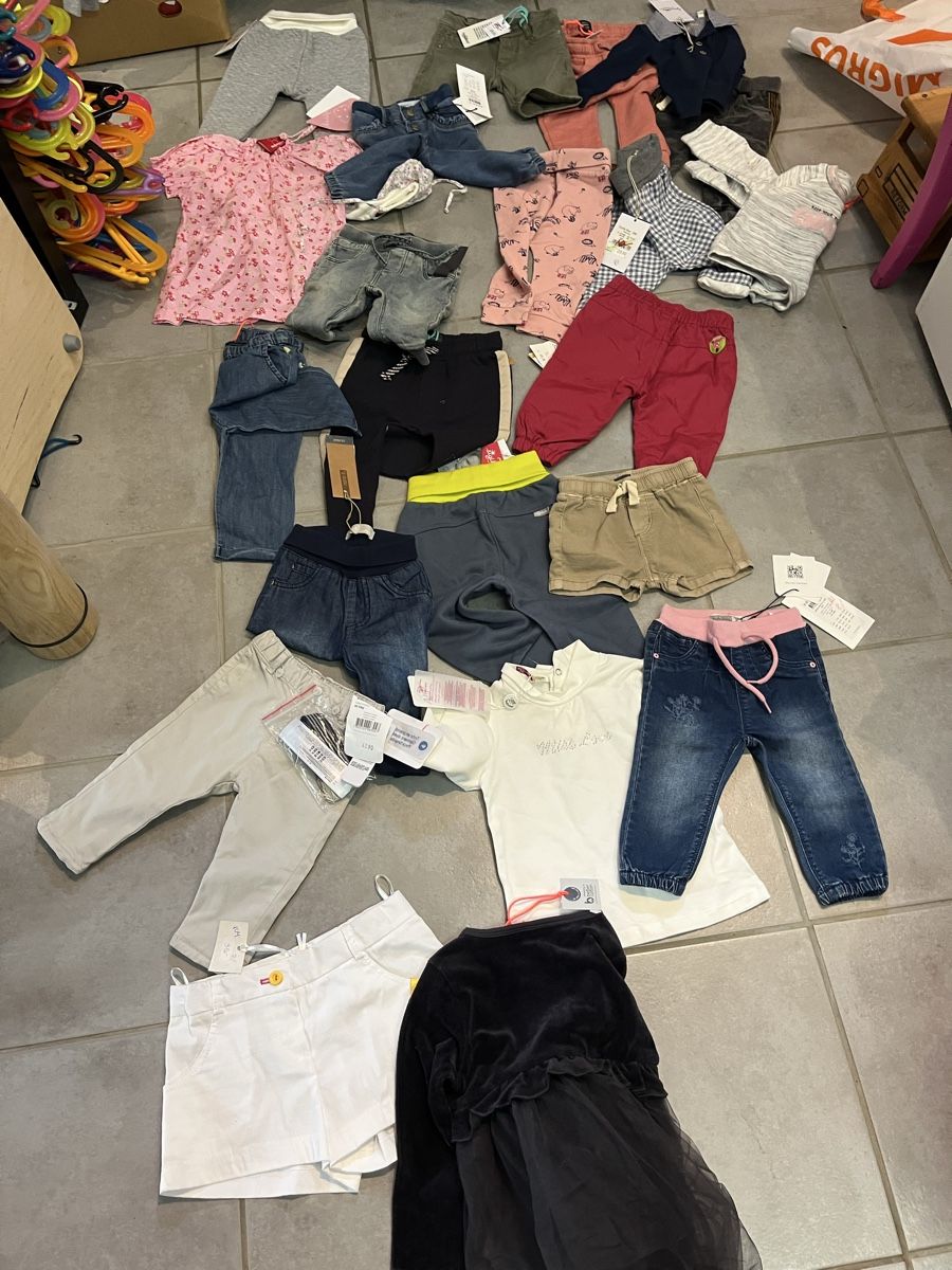 Lotti di vestiti: Babypaket ca 23 stk – Nuovo (secondo la descrizione) da Zürich venduto da robafladse