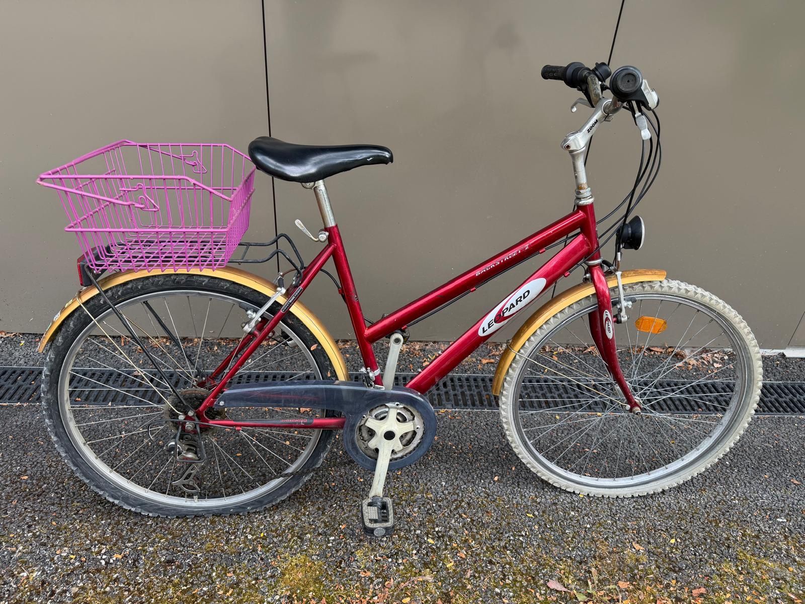 Leopard Vélos: Damenvelo Leopard rot mit Korb, gebraucht – D'occasion à Erlinsbach par MS2G 8