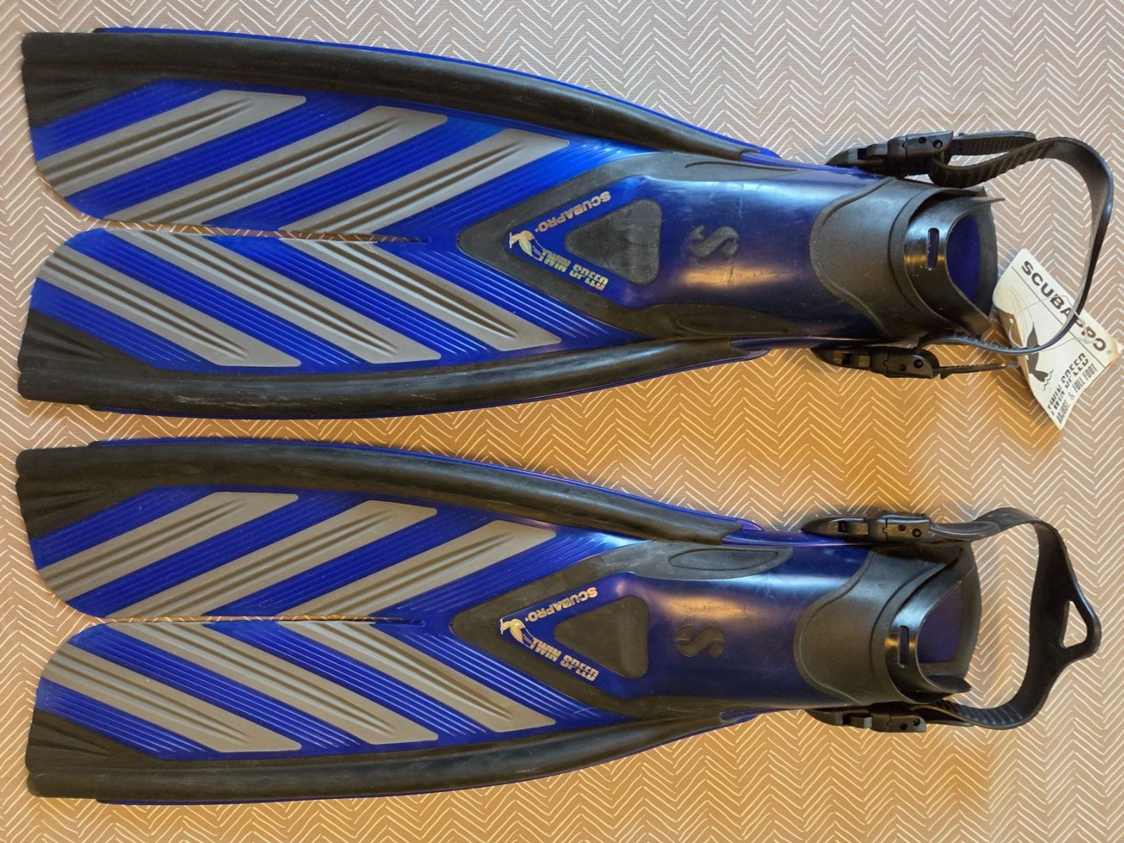 Scubapro Pinne, Maschere & Boccagli: Scubapro TWIN SPEED Flosse M-L – Nuovo (secondo la descrizione) da Ermensee venduto da Hallo_Schweiz