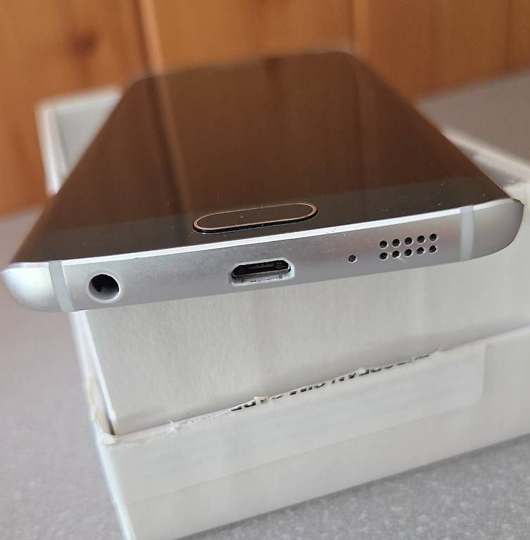 Telefoni cellulari / Smartphones: Samsung S6 edge – Usato da Nusshof venduto da schaucy 3