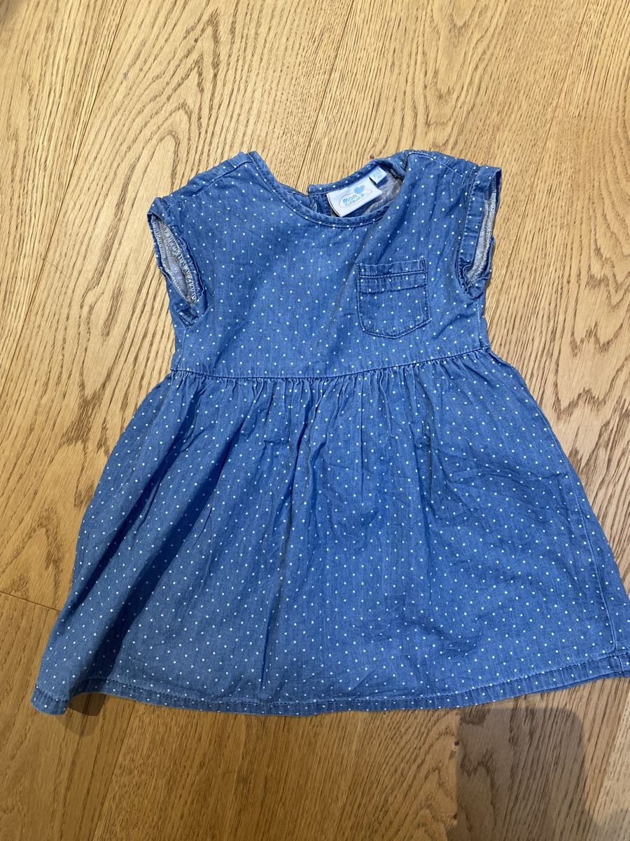 Robes et jupes: Kleid mit Pünktchen, Grösse 80! – D'occasion à Hohentannen par Hawaii29