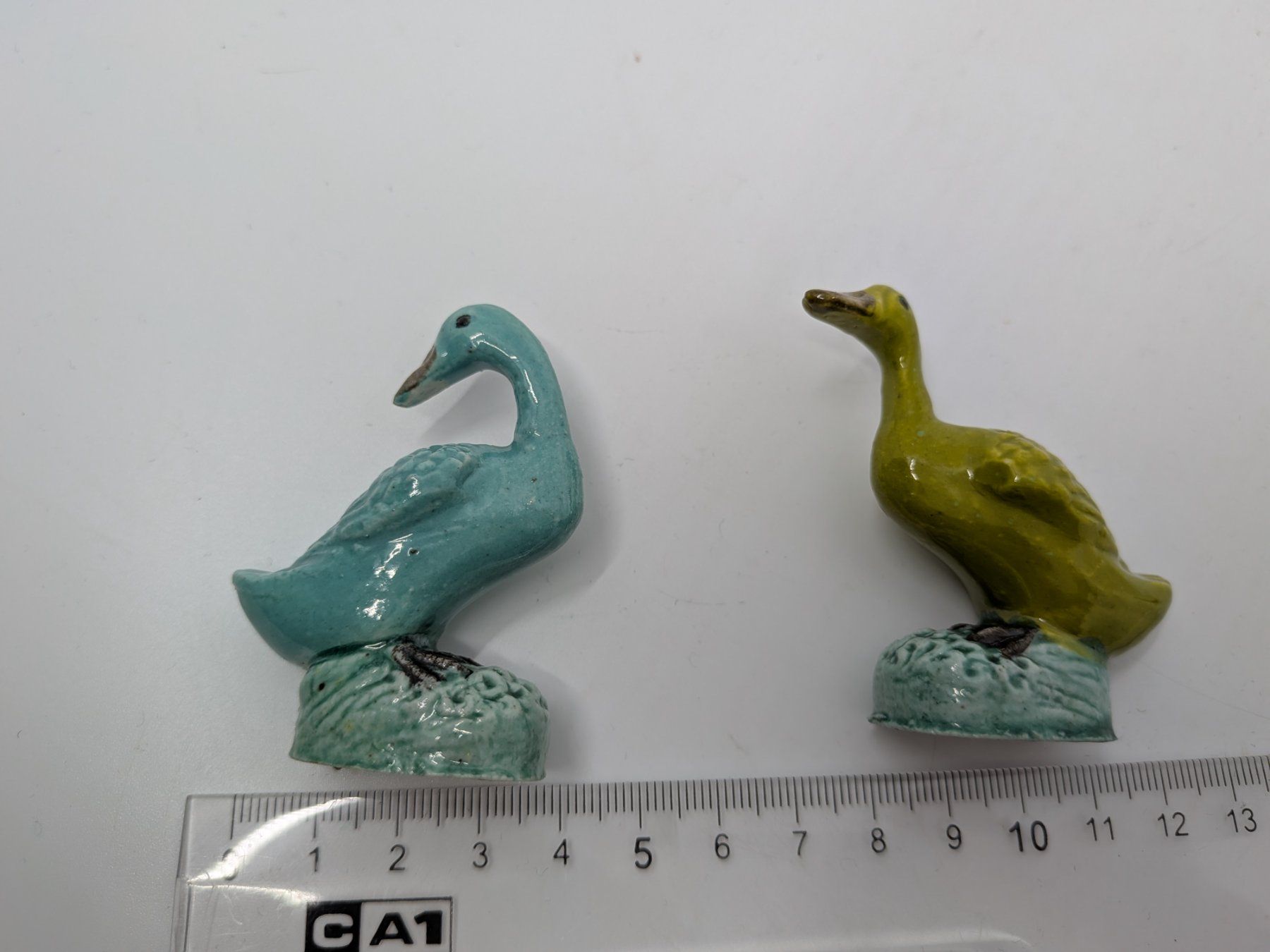 Figuren: 2 Porzellan oder Keramik Ente ungemarkt Japan oder China – Gebraucht aus Emmen von magelan 1