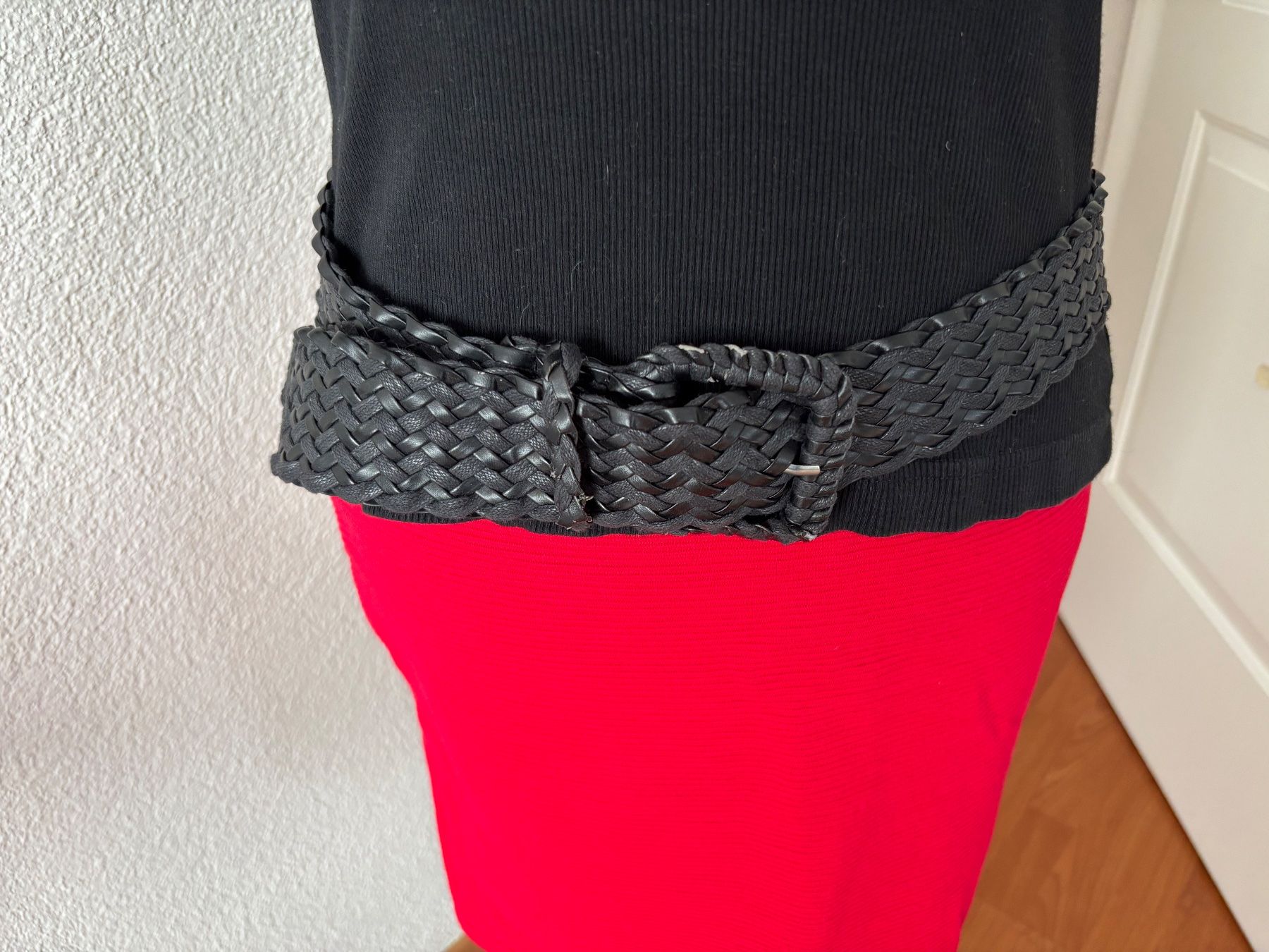 Gonne: Roter Mini Jupe – Usato da Balsthal venduto da Uroby 3