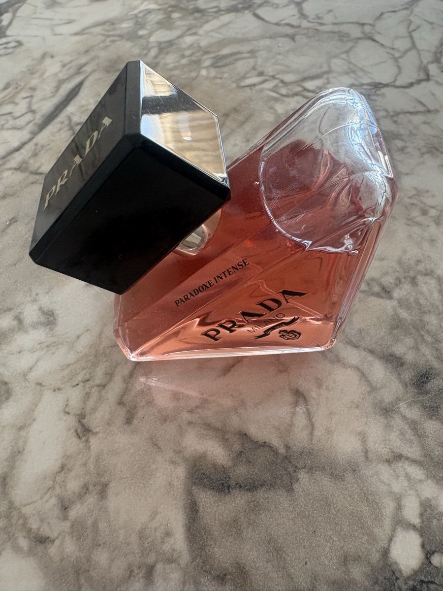 Prada Parfum & Eau de Toilette: Prada Paradoxe Intense 30ml – Neu (gemäss Beschreibung) aus Schliern b. Köniz von Giulae
