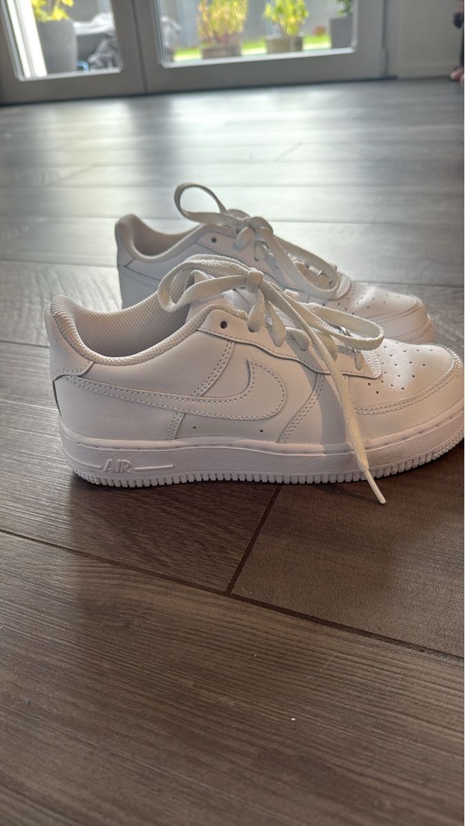 Nike Damenschuhe: Nike Air Force 1, classiques et confortables, taille 37 – Neu (gemäss Beschreibung) aus Pieterlen von tha_q8qg