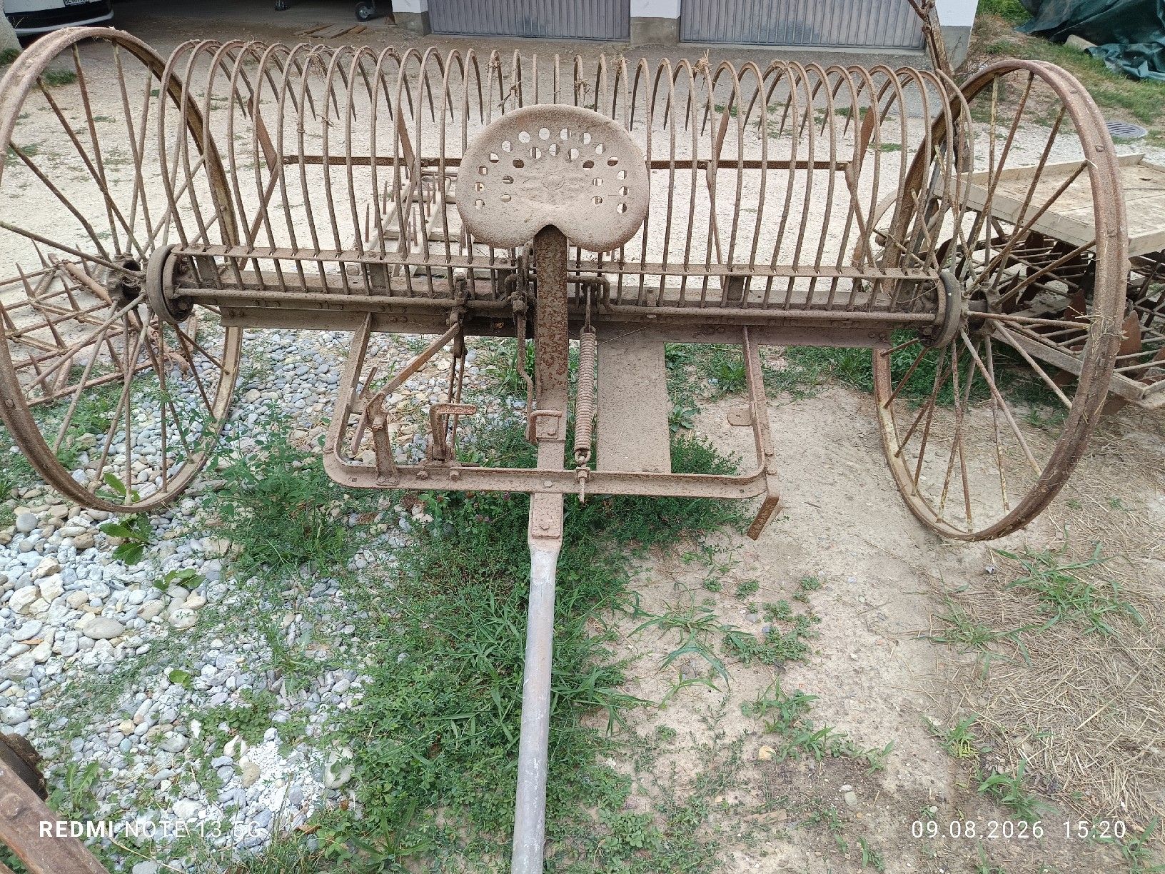 Toutes les machines: Pferdekutschen Heurechen – D'occasion à Wengi b. Büren par jabangi