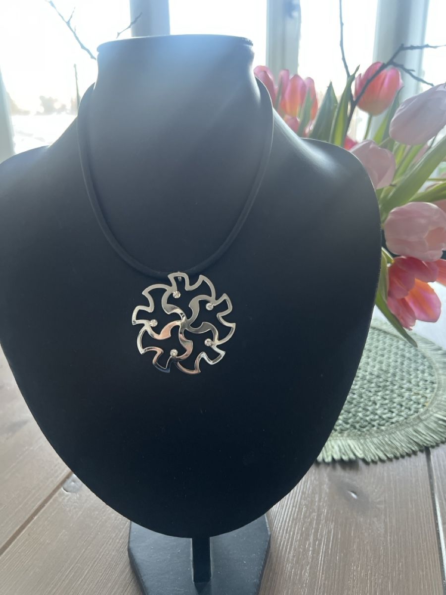 Catenine: Schöne Halskette mit Anhänger – Usato da Seon venduto da Sunny-Schmuck78