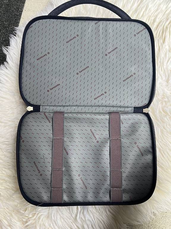 Samsonite Custodie per cosmetici: Samsonite Beautycase dunkelblau – Usato da Dübendorf venduto da fadrinli 4