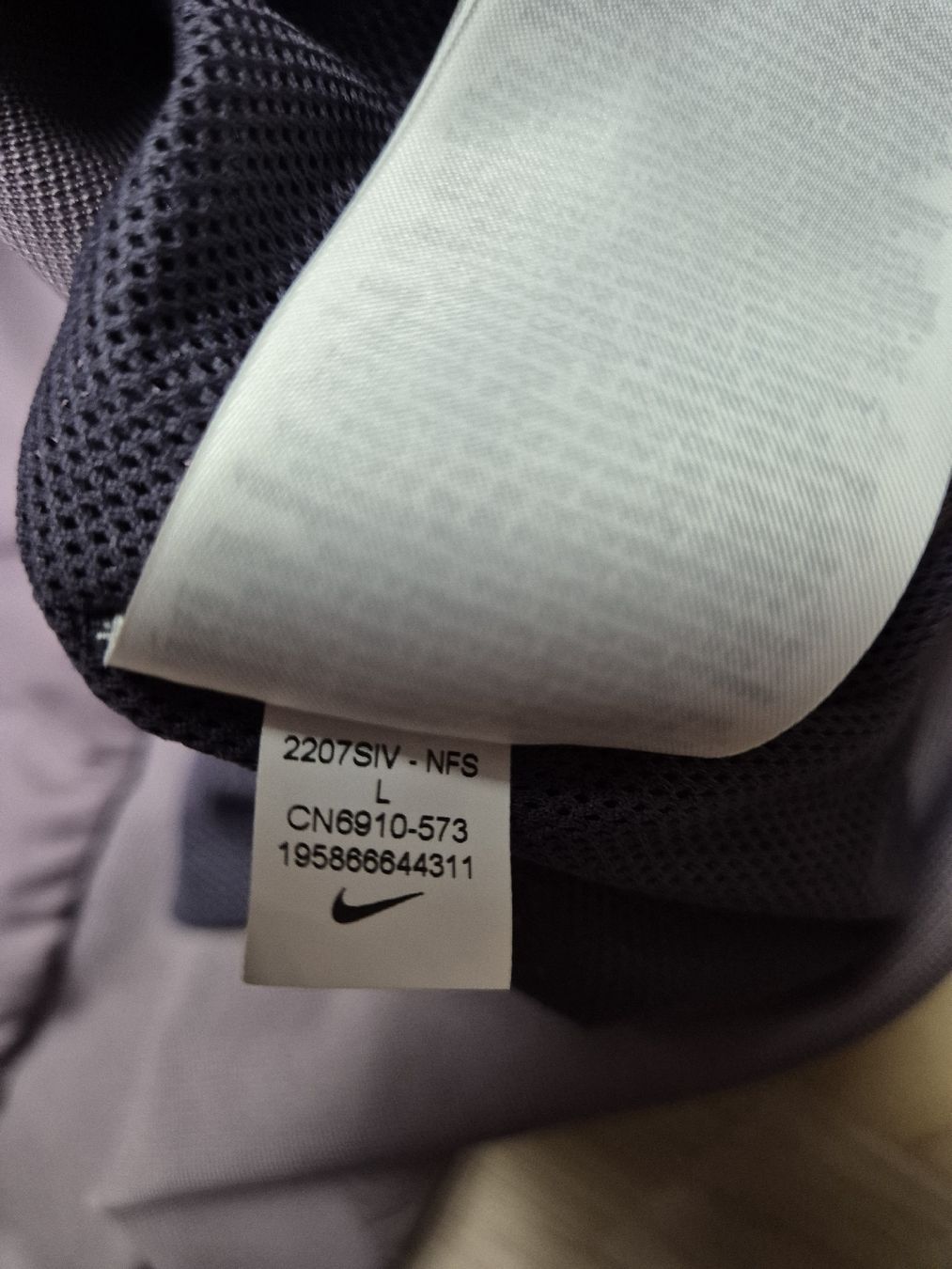 Nike Giacche: Nike Windrunner Jacke Grösse L – Nuovo (secondo la descrizione) da St. Gallen venduto da CaliSunshine 4