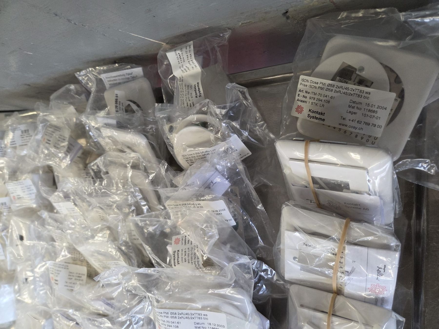 Alimentazione elettrica: ISDN Konvolut – Nuovo e nell'imballaggio originale da Oberhasli venduto da Cortina 4