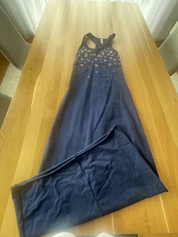 Kleider: Met Kleid  – Gebraucht aus Emmenbrücke von sim_gt9g