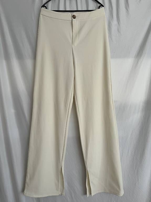 Pantaloni: Stoffhose weiss, Gr. 40 – Usato da Opfikon venduto da dan_pkf7
