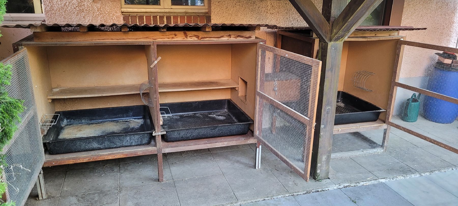 Cages, transport & sécurité: Holz-Kleintiergehege mit 3 Abteilen – D'occasion à Frauenfeld par ricola22 4