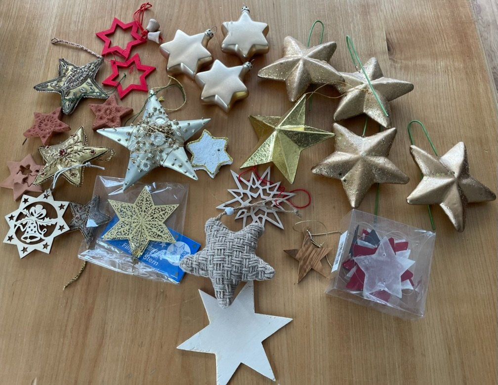 Tutte le decorazioni: Viele dekrative Weihnachtssterne für den Baum oder Geschenke – Usato da Zuerich venduto da Michel52
