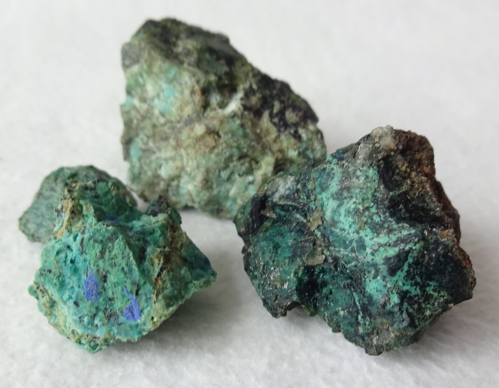 Minerali & Pietre curative: Chrysokoll Rohsteine – Usato da St.Gallen venduto da Paddington11 6