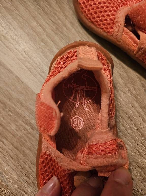 Scarpe per ragazzi: Badeschuhe, Grösse 20 – Usato da Rüti ZH venduto da MartinaWolf 1