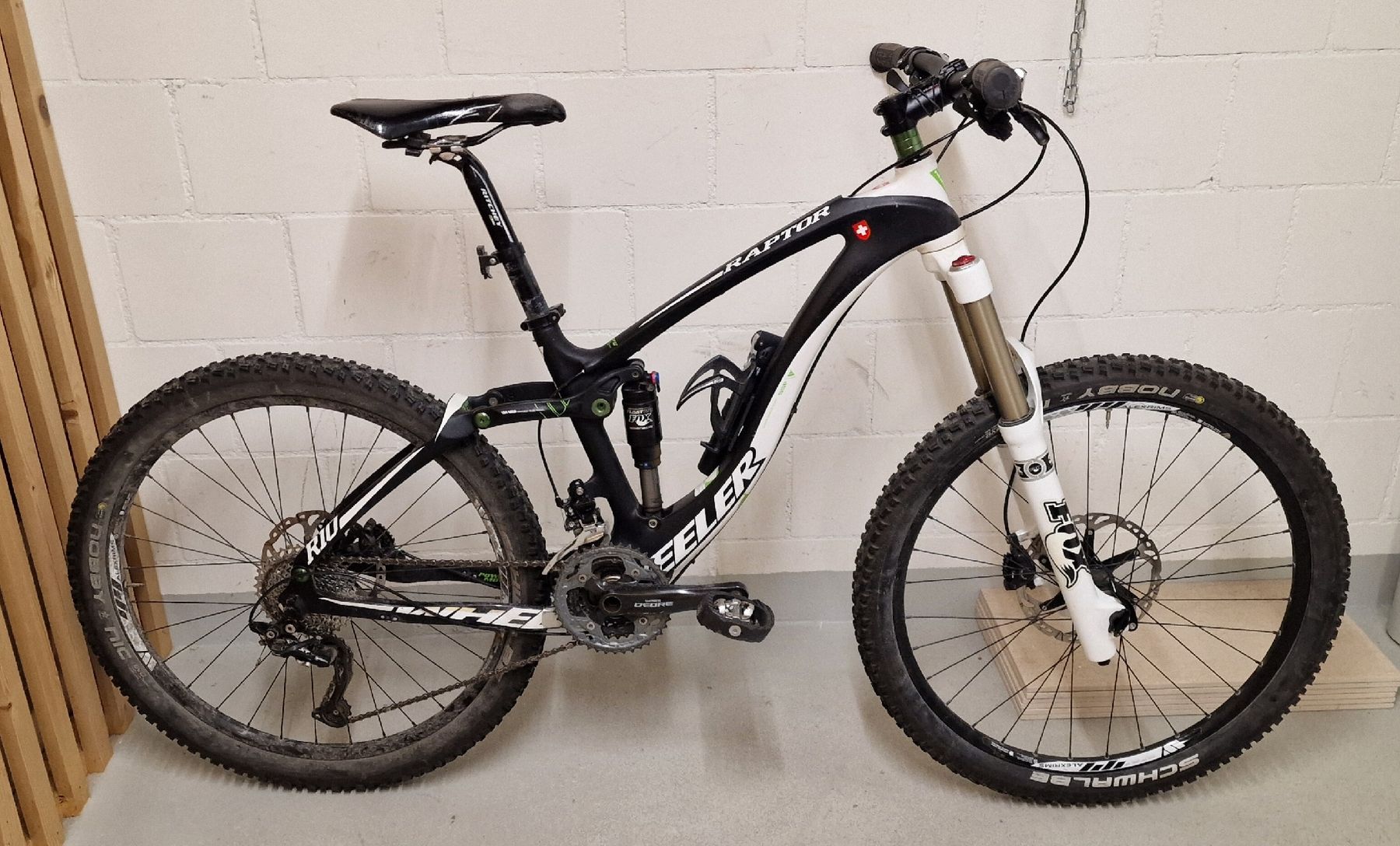 Wheeler Biciclette: Fully Wheeler Raptor R10 mit Carbon-Rahmen – Usato da Sursee venduto da AMO-Sports