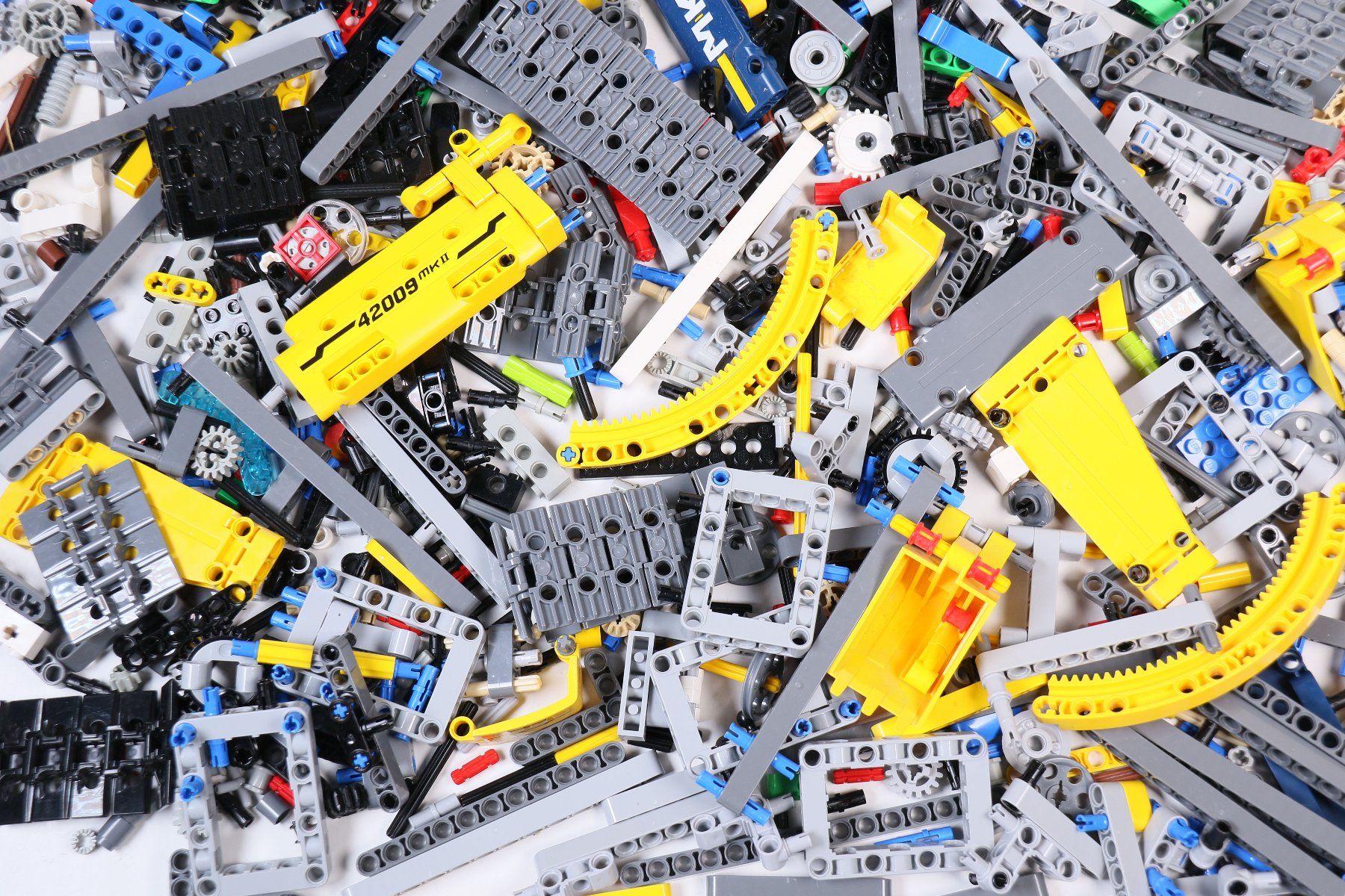 Lego Baukästen: 1.5 kg überwiegend Technikteile – Gebraucht aus Hettlingen von Scholi99 1
