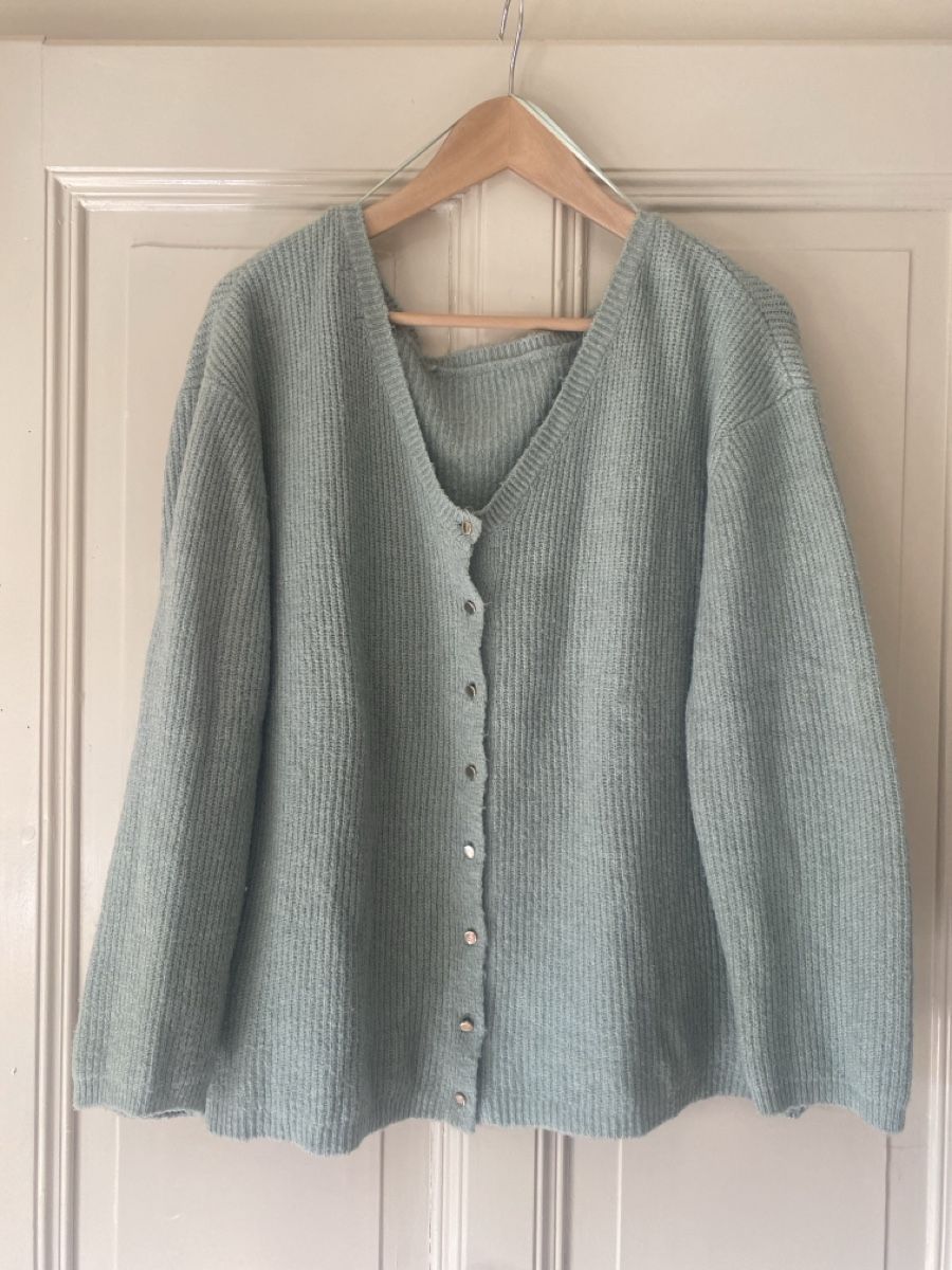Lots de vêtements: Lot de pulls d’allaitement / grossesse XL – D'occasion à Fribourg par noh_8sl2 3