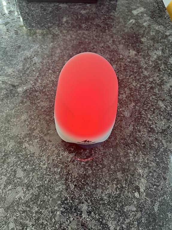 Decathlon Lampade: Lampe de camping Quechua BL200 – Usato da Villarzel venduto da Matt-93