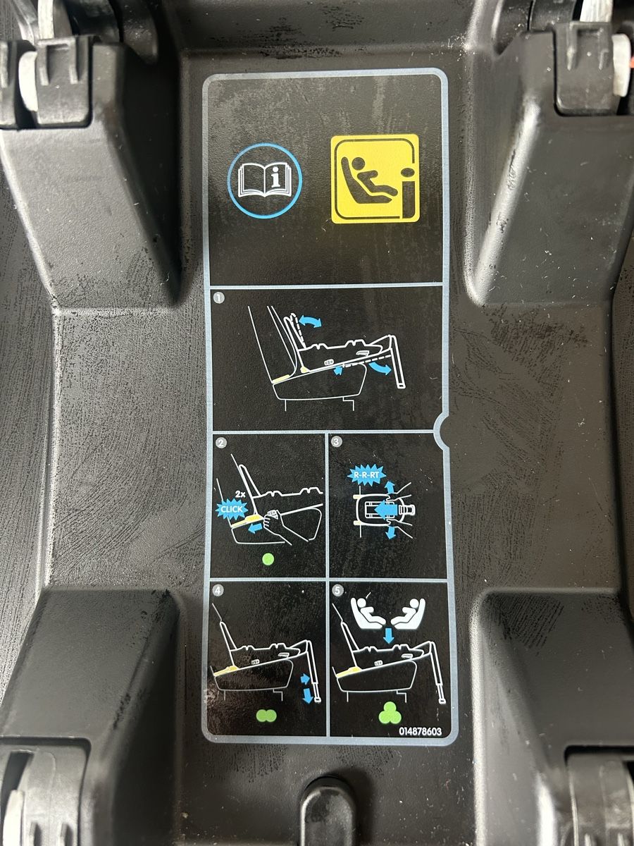 Maxi-Cosi Seggiolini per auto: Maxi-Cosi Pebble Pro i-Size mit FamilyFix 3 Basisstat – Usato da Schneisingen venduto da Atelierkunterbunt 1