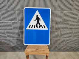 Plexiglas Wandschild Strassenschild Fussgänger links, blau