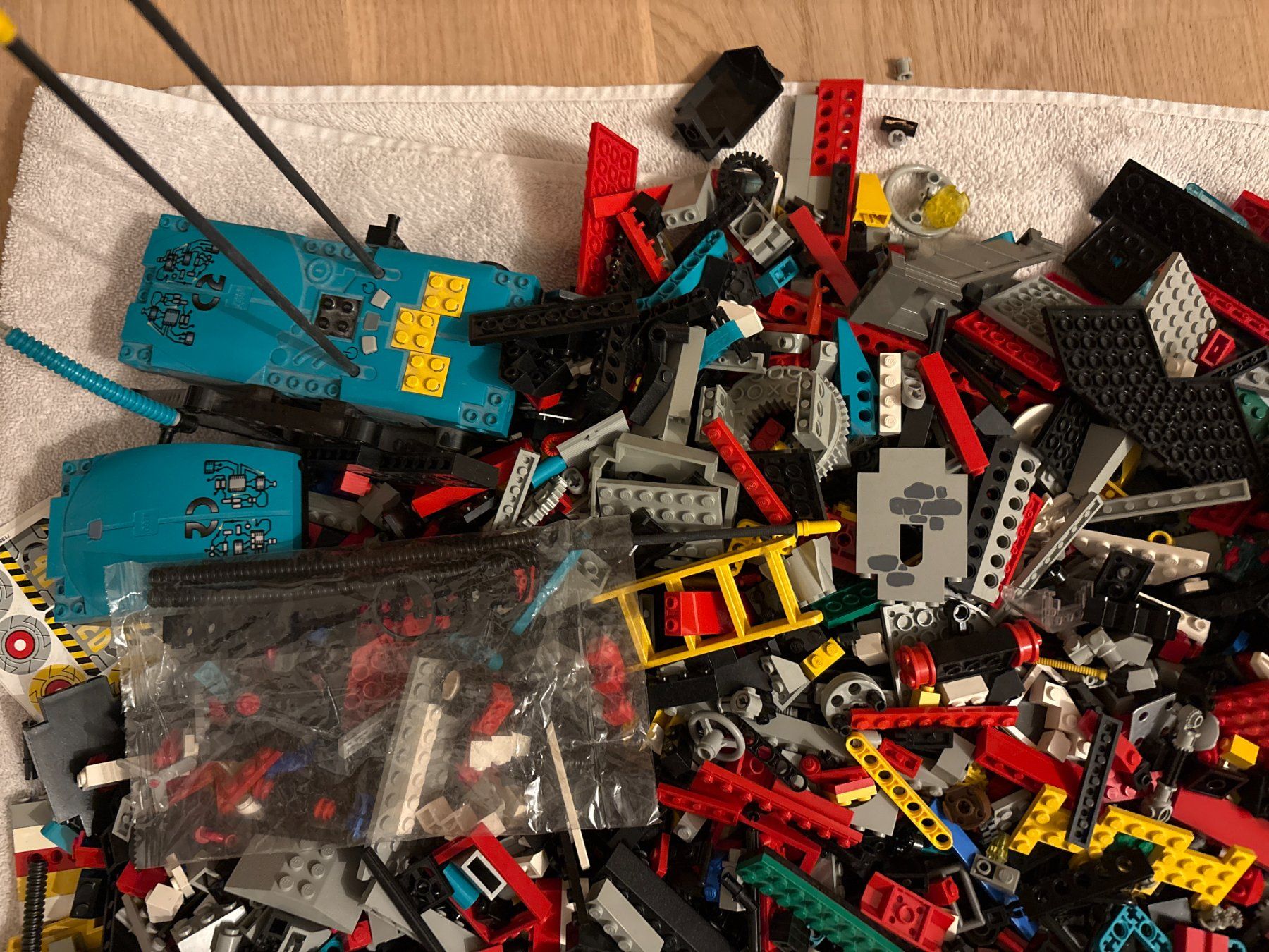Lego Kit di costruzioni: 5.5 kg Lego plus ca. 30 9V-Schienen – Usato da Elgg venduto da Jo_Naj 4
