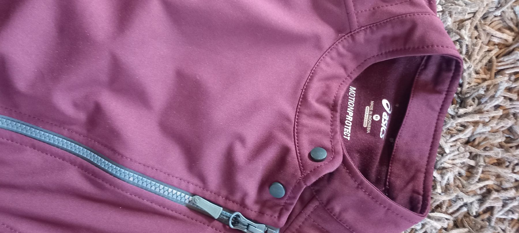 Asics Jacken: Asics Softshelljacke bordaux – Neu (gemäss Beschreibung) aus Rebstein von bestforyou 2