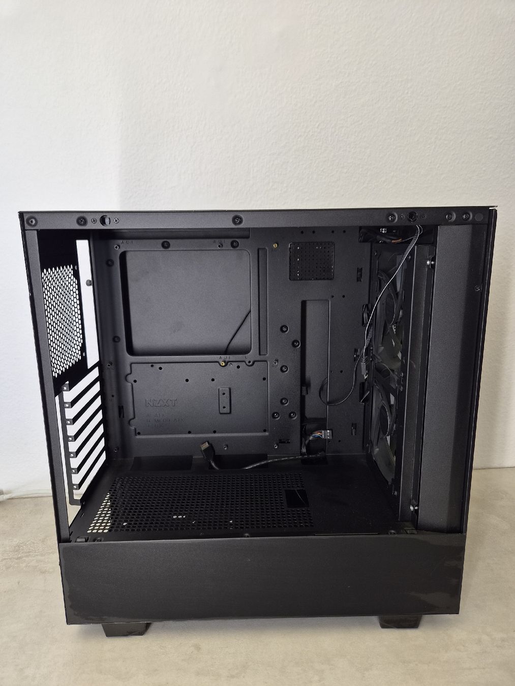 Gehäuse: PC Gehäuse Tempered Glass  – Gebraucht aus SCHAFFHAUSEN von Atami99 2