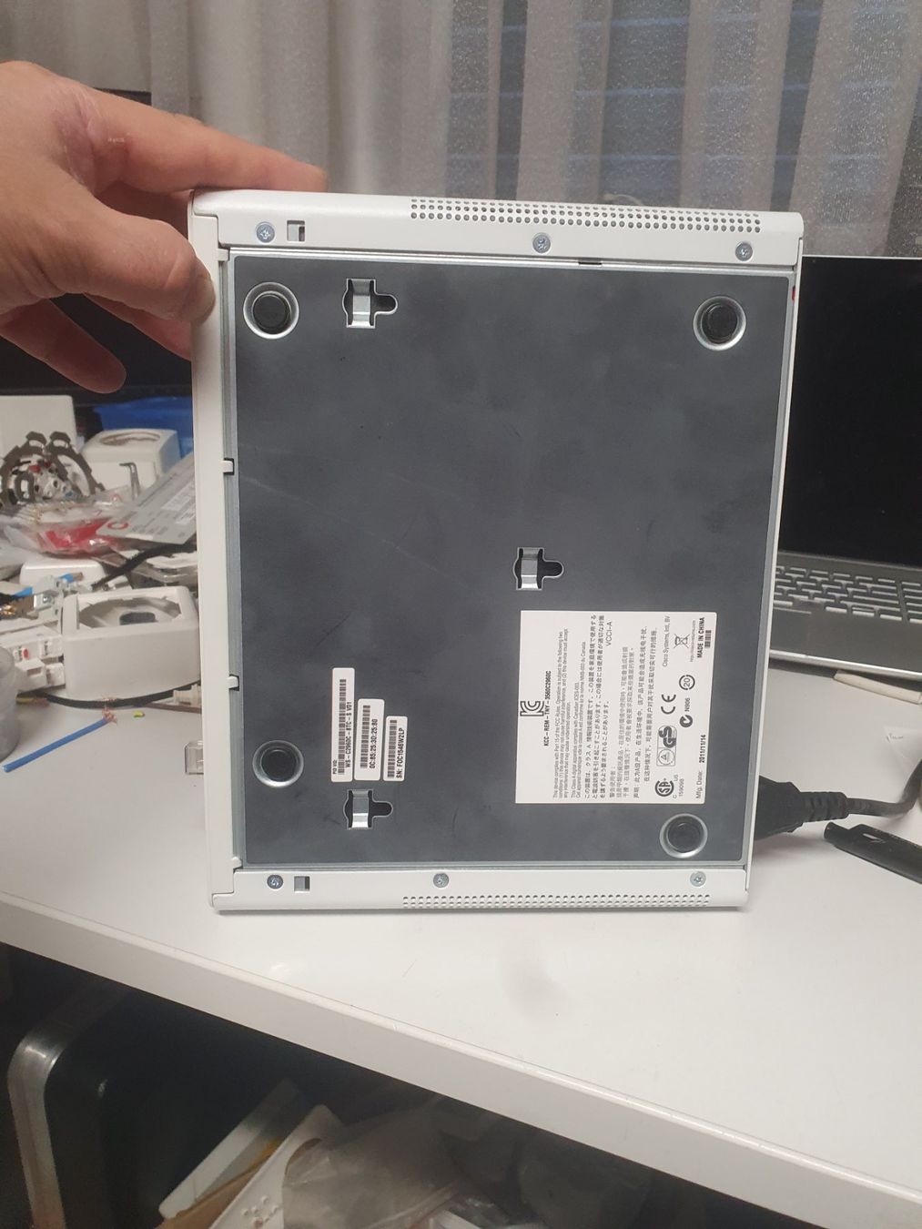Cisco Hubs & Switches: Cisco Catalyst 2960-C WS-C2960C-8PC-L 8-Port PoE switch – Gebraucht aus Zürich von eymen20 4