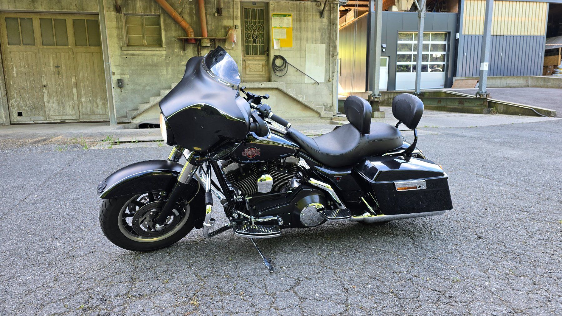 Harley-Davidson Touring: Harley-Davidson FLHTI, noire, super état! – Usato da Siviriez venduto da gad_6pqg