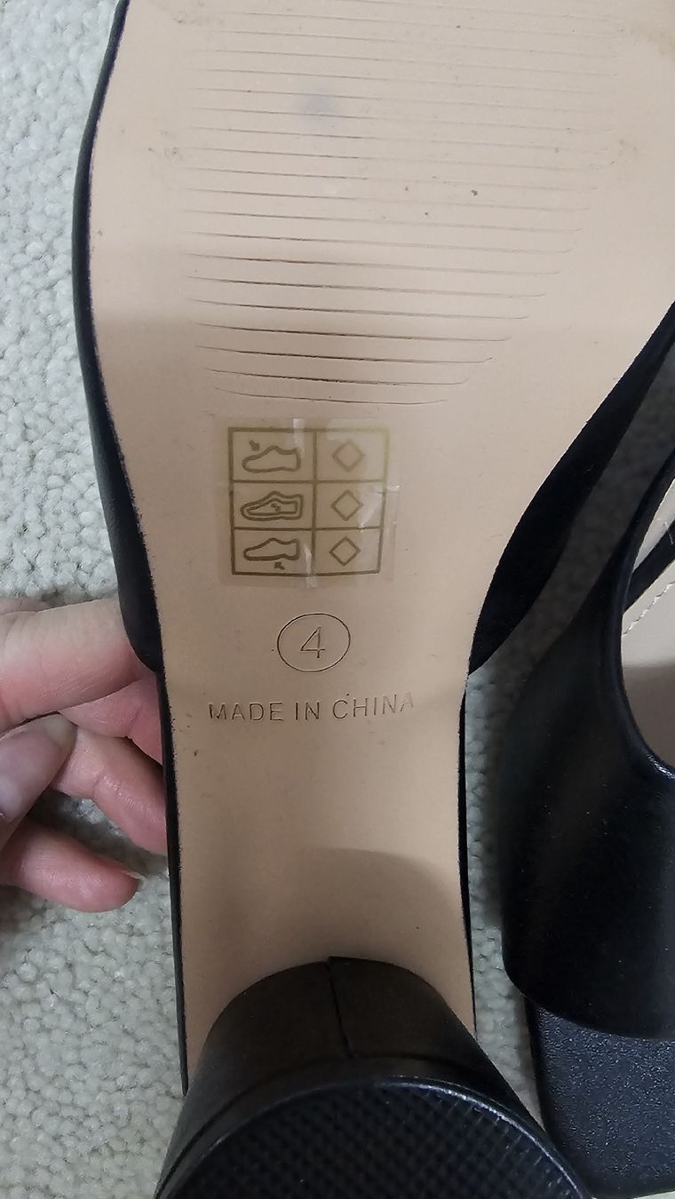 Scarpe da donna: RAID Pantoletten schwarz Grösse 4  – Usato da Rothrist venduto da Niggitta 1