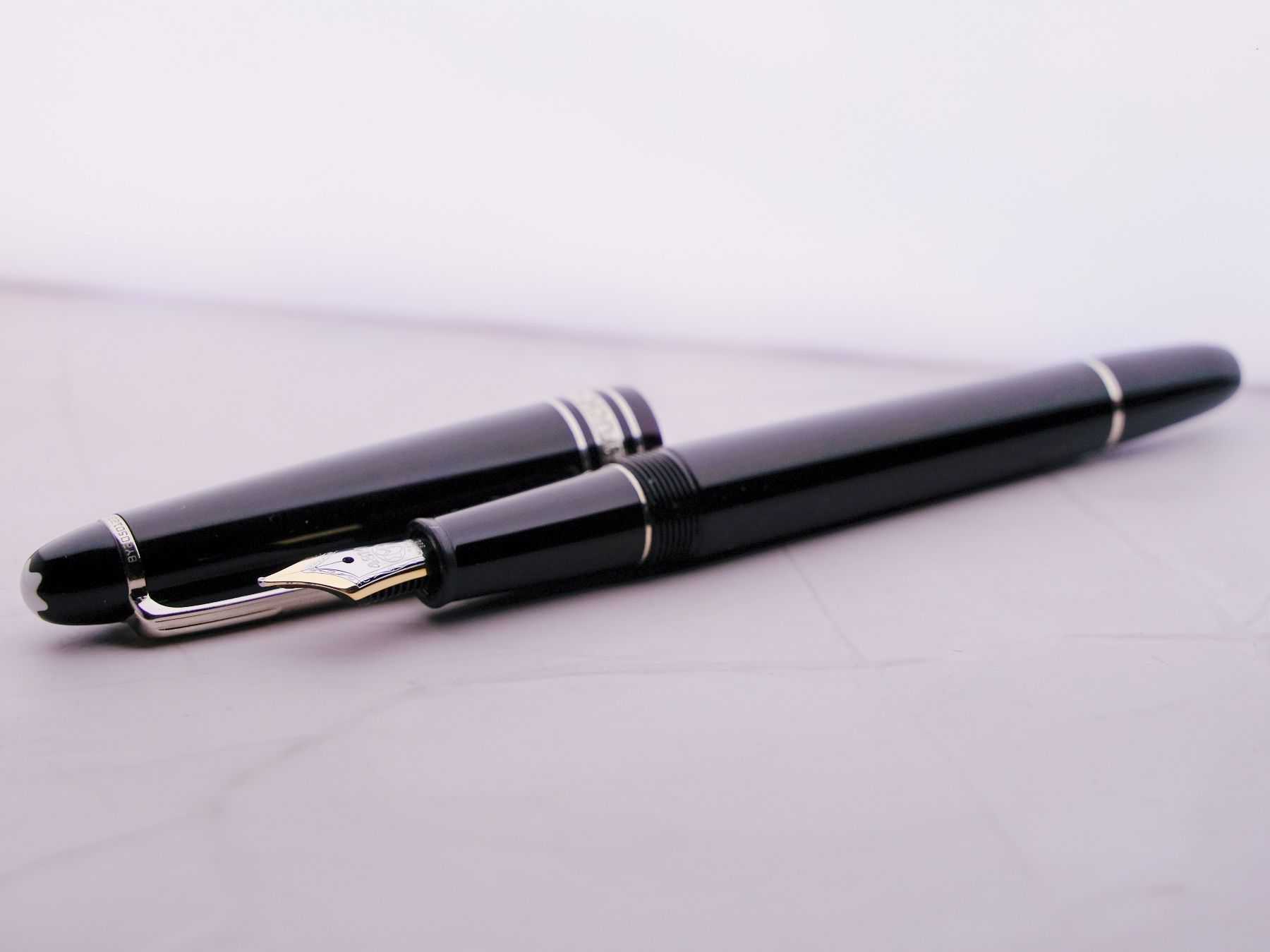 Montblanc 145 Classique 14K Gold, Platin Füllfederhalter (Neu (gemäss ...