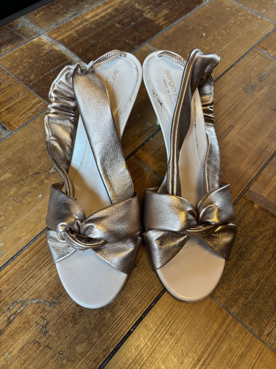 Sergio Rossi Damenschuhe: Sandales Sergio Rossi Bronze 39.5 – Gebraucht aus Dotzigen von SecondHandGems 1