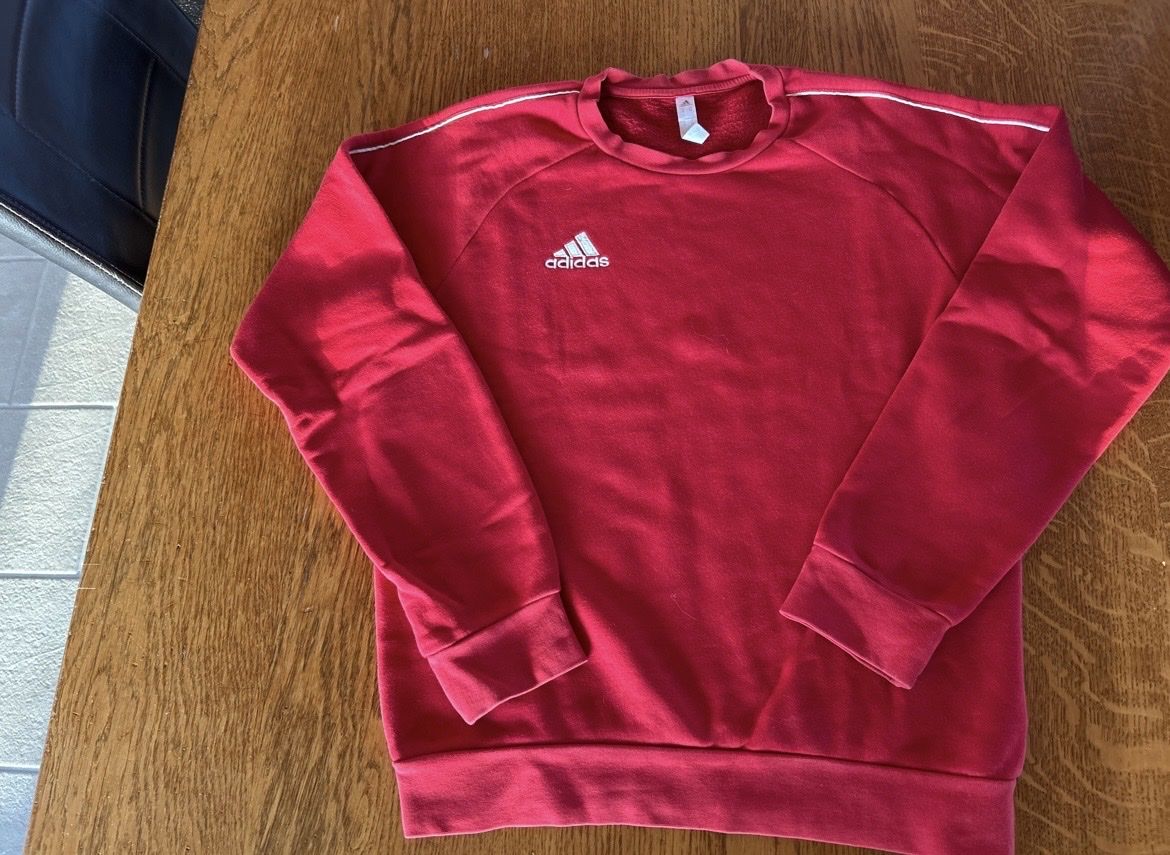 Adidas Pulls & Sweat-shirts: Sweatshirt Adidas rouge taille xs bon état – D'occasion à Les Reussilles par aur_c9ww