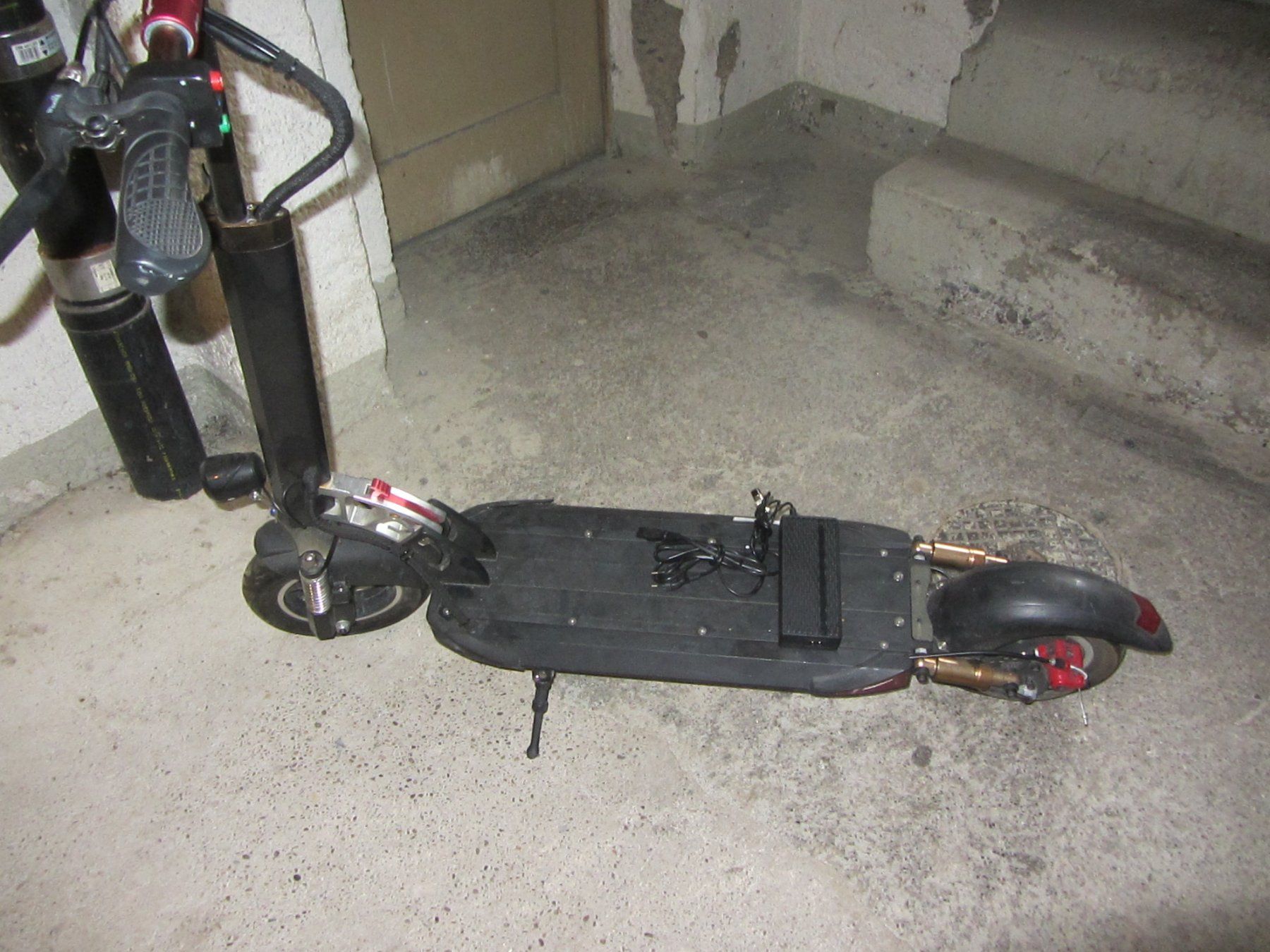 Scooter: E-Scooter Elektroroller – Difettoso da Zürich venduto da bigboss 8