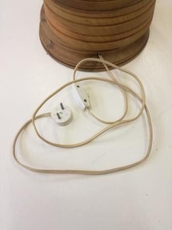 Lampade: Upcycling Ständerlampe aus Wagennabe – Usato da Sursee venduto da Ursus_LU 3