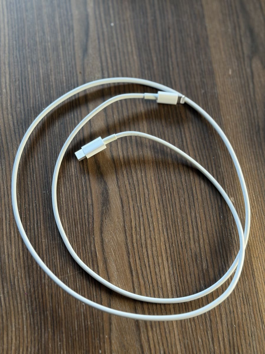 Apple Cavi: Câble Apple USB-C vers Lightning blanc – Nuovo (secondo la descrizione) da Genève venduto da car_2n8m