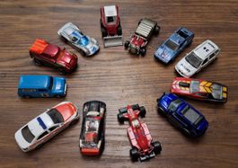 Spielzeugautos   12 Modelle 