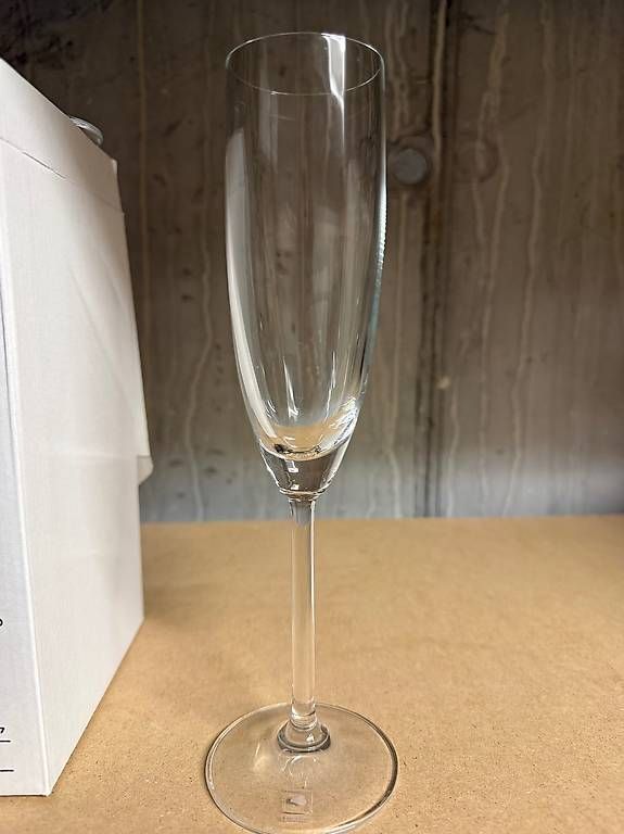 Gläser: Gratis: 6 Prosecco Gläser – Gebraucht aus St. Gallen von Soxguys 1