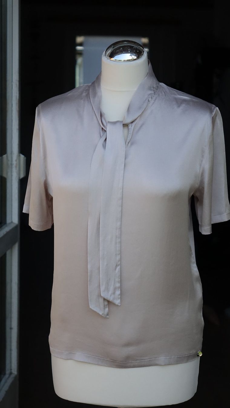 Marc Cain Camicette: Seiden-Blusenshirt von Marc Cain – Nuovo (secondo la descrizione) da Ellikon a d Thur venduto da Solei7