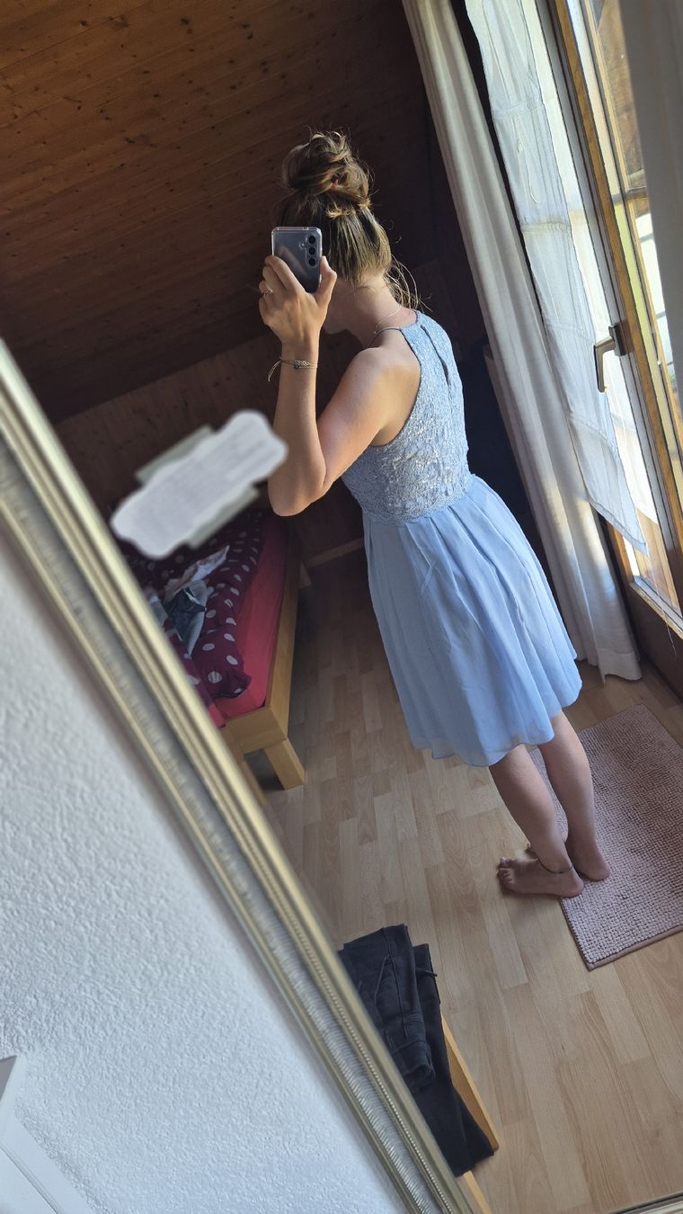 Kleider: Hellblaues Festkleid – Gebraucht aus Ermensee von and_xvf5 1