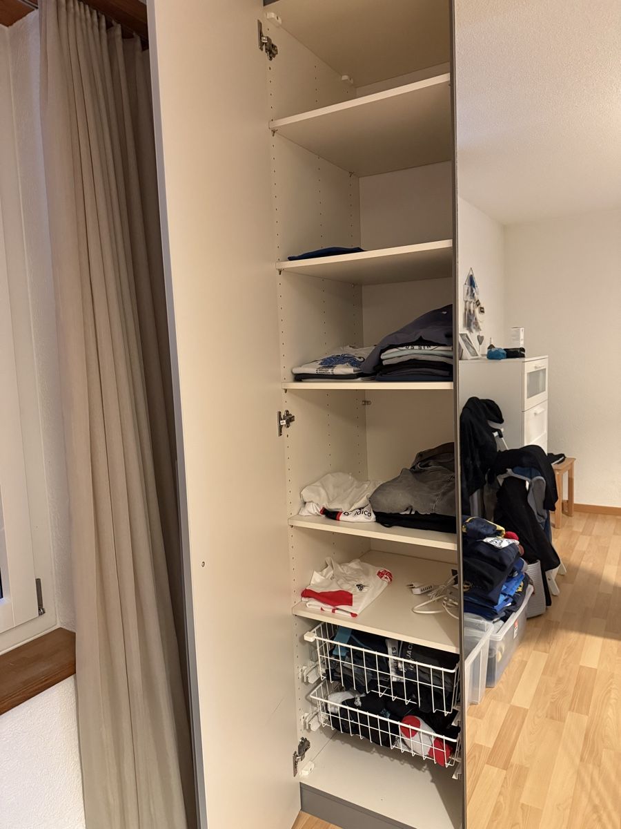 Armadi: Kleiderschrank  – Usato da Langenthal venduto da Bacardi7 1