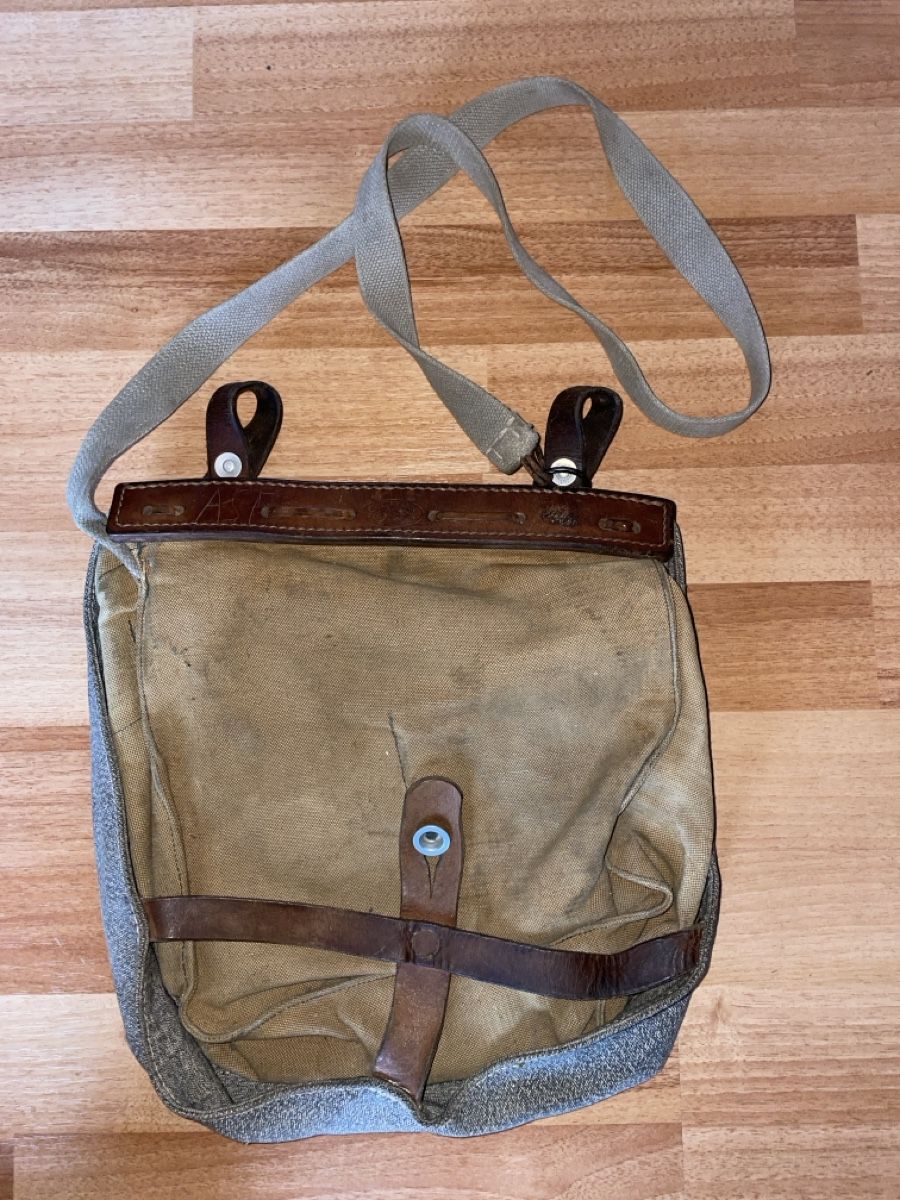 Taschen: Alte Brottasche Sattler Zug – Gebraucht aus Heiden von fam_797q 1
