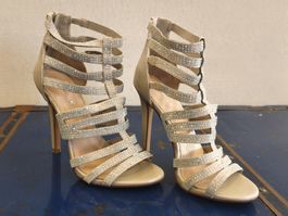Catwalk Sandalen Grösse 36 Strass mit Absatz neuwertig