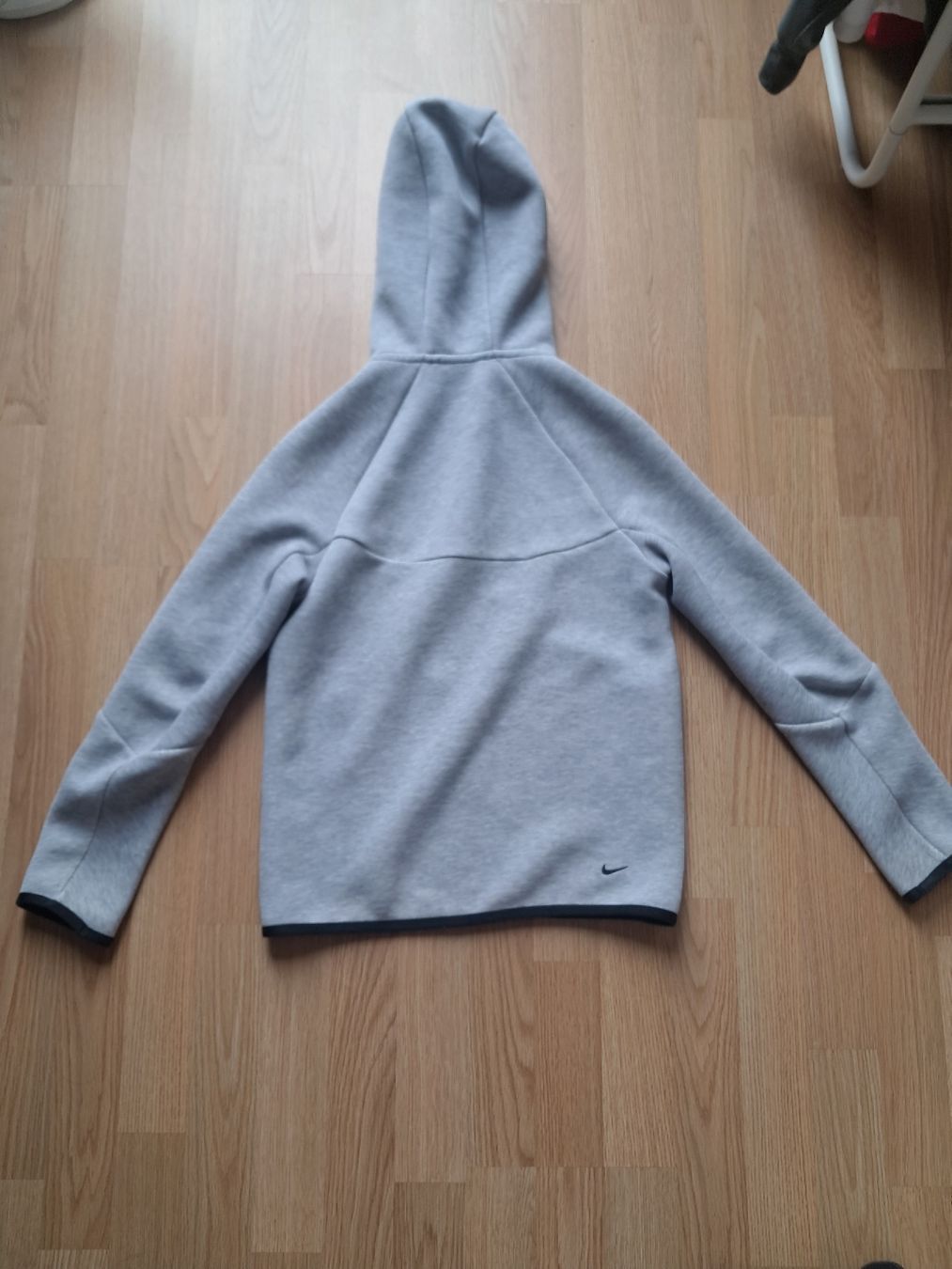 Nike Pullover & Sweatshirts: Nike Tech Fleece Hoodie  – Gebraucht aus Biel/Bienne von sof_yx5y 4