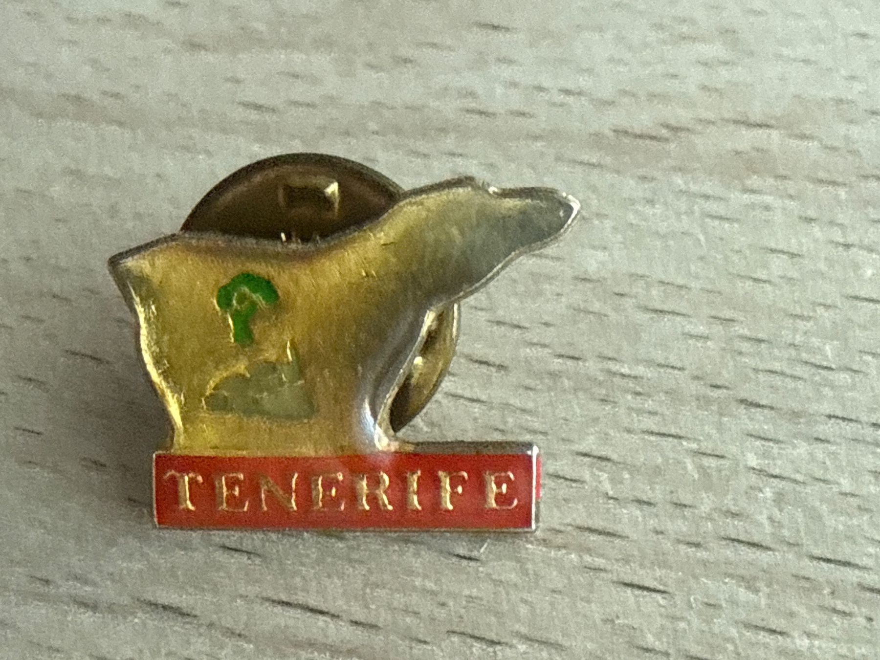 Placchette & Badge: Pin Tenerife – Usato da Glattbrugg venduto da Schweigmatt