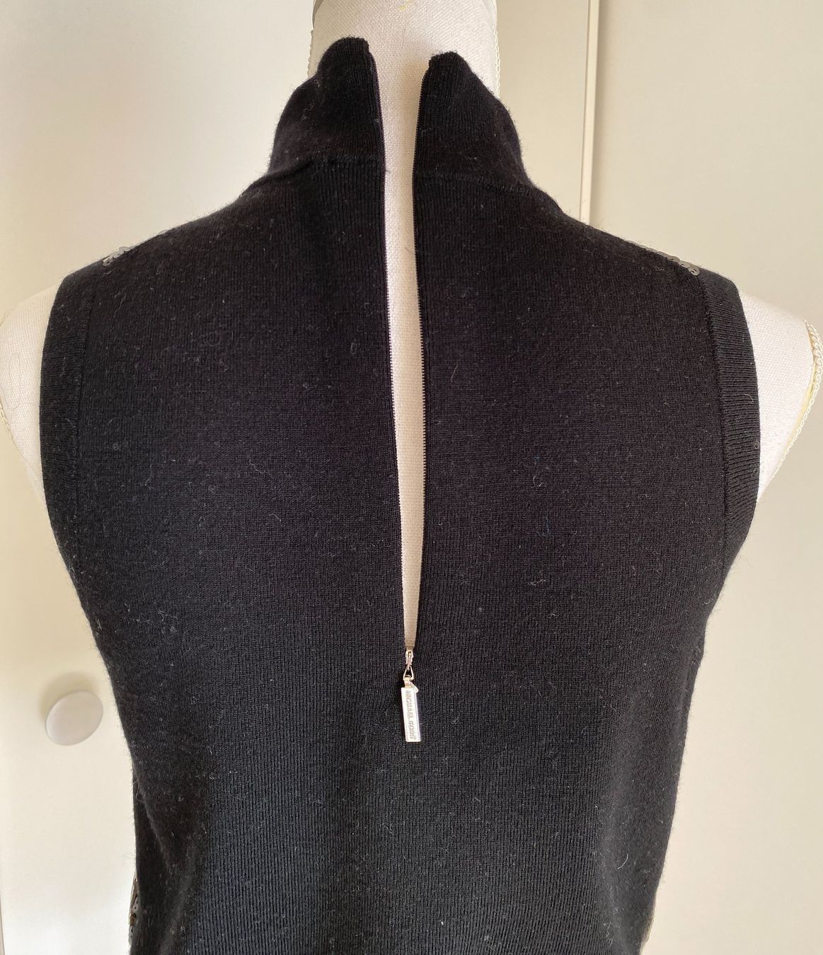 Michael Kors Maglioni & Felpe: MICHAEL KORS: Pailettenpullover, Wolle, Schwarz, M, NP 275 – Usato da Gunten venduto da divertimenti 3